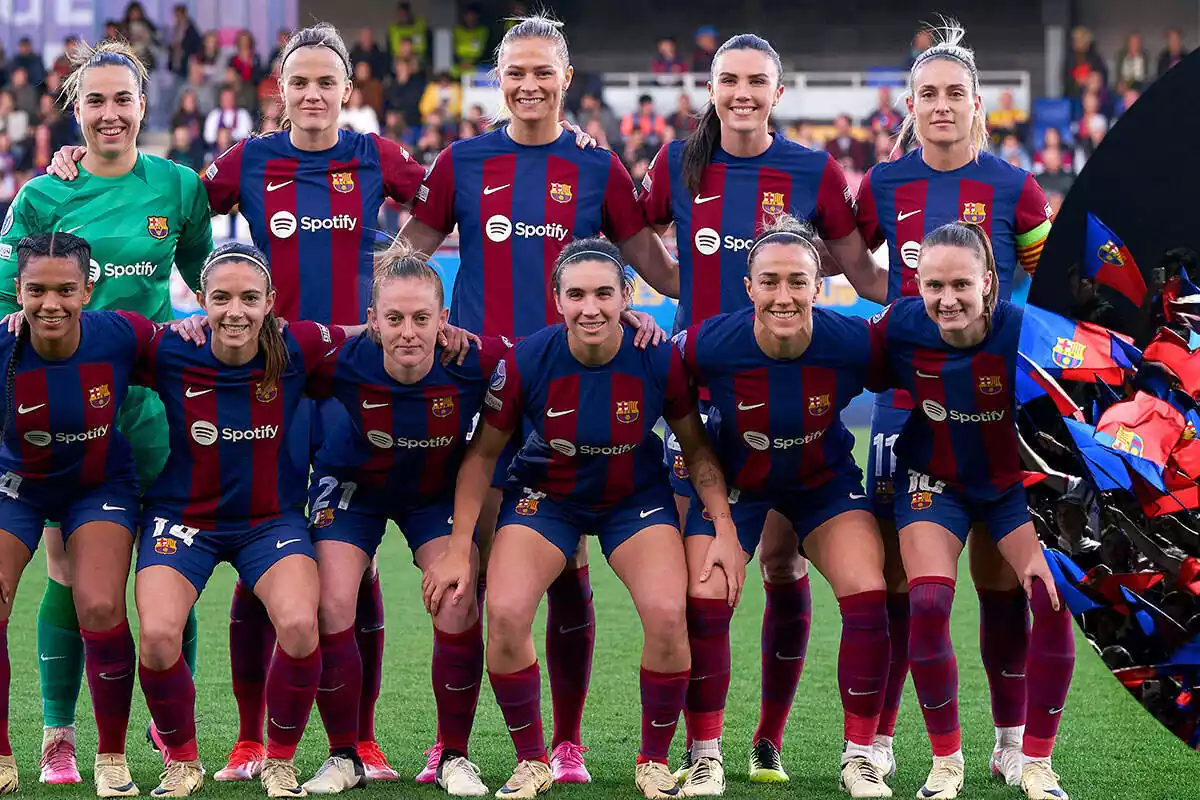 Jugadoras del Barça Femenino posando ante la cámara