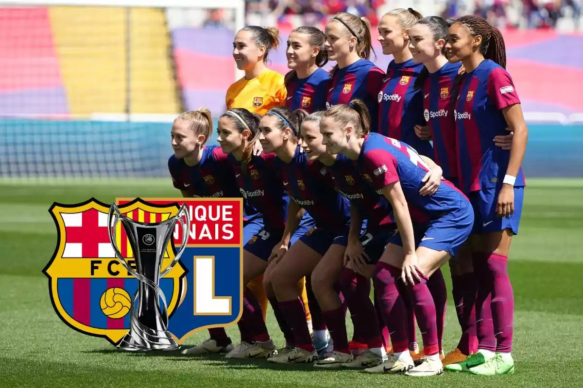 Jugadoras del Barça Femenino posan para la foto