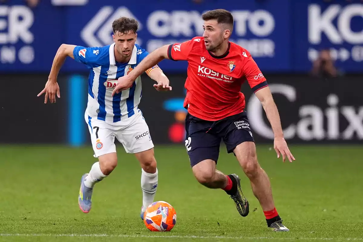 Osasuna se ha cansado del acoso a su jugador Areso y ahora prefiere venderlo al Atlético. Osasuna se ha cansado del acoso a su jugador Areso y ahora prefiere venderlo al Atlético.