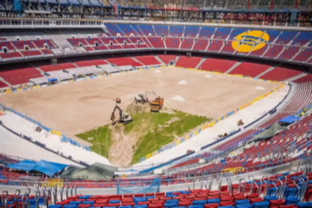 Laporta se plantea disputar la temporada entera en Montjuïc para volver al Camp Nou en el verano de 2026