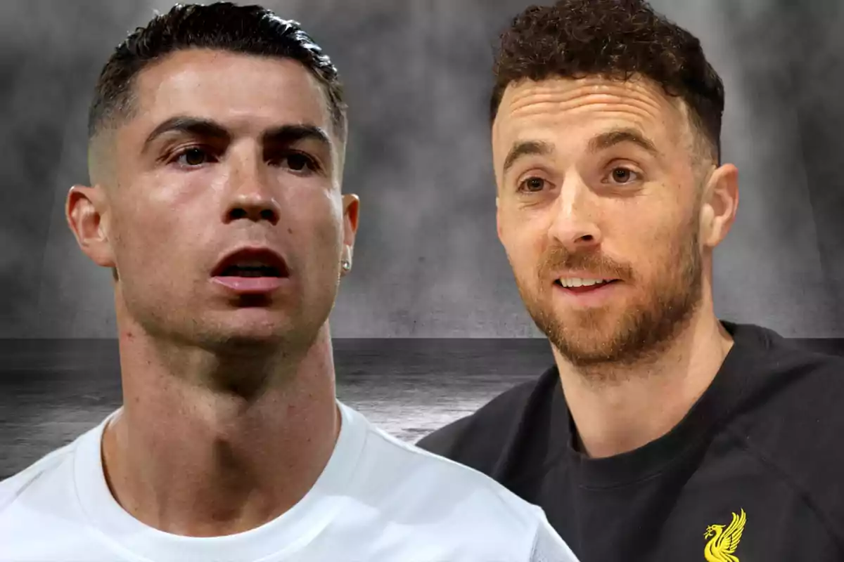 Dos futbolistas de primer plano con fondo gris difuminado