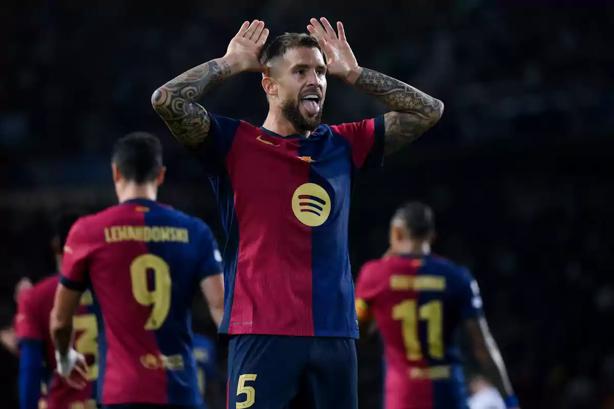 Íñigo Martínez se ha ganado a pulso el aprecio de sus compañeros del Barça Íñigo Martínez se ha ganado a pulso el aprecio de sus compañeros del Barça