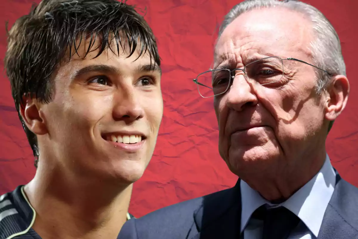 Un joven futbolista sonriente junto a un hombre mayor con gafas y traje sobre un fondo rojo