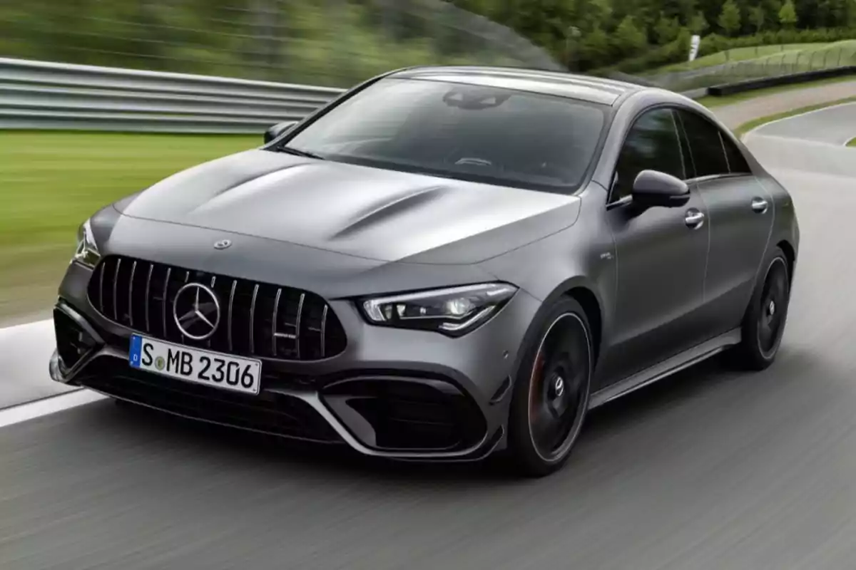 Un lujoso vehículo como éste, un Mercedes CLA 45, ha originado toda la polémica con los hermanos Williams Un lujoso vehículo como éste, un Mercedes CLA 45, ha originado toda la polémica con los hermanos Williams