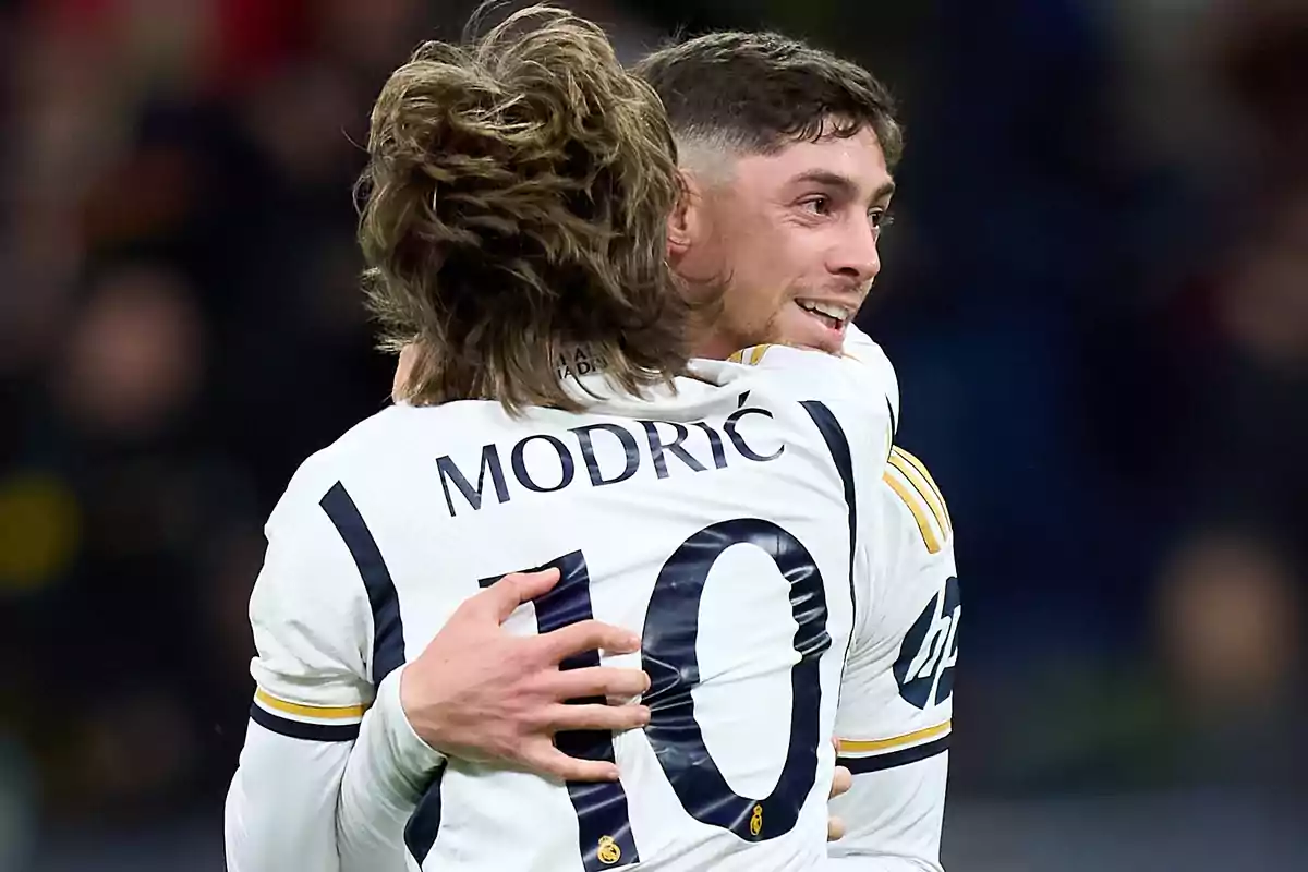 El Real Madrid estudia a quién otorgar el 10 que deja vacante Modric