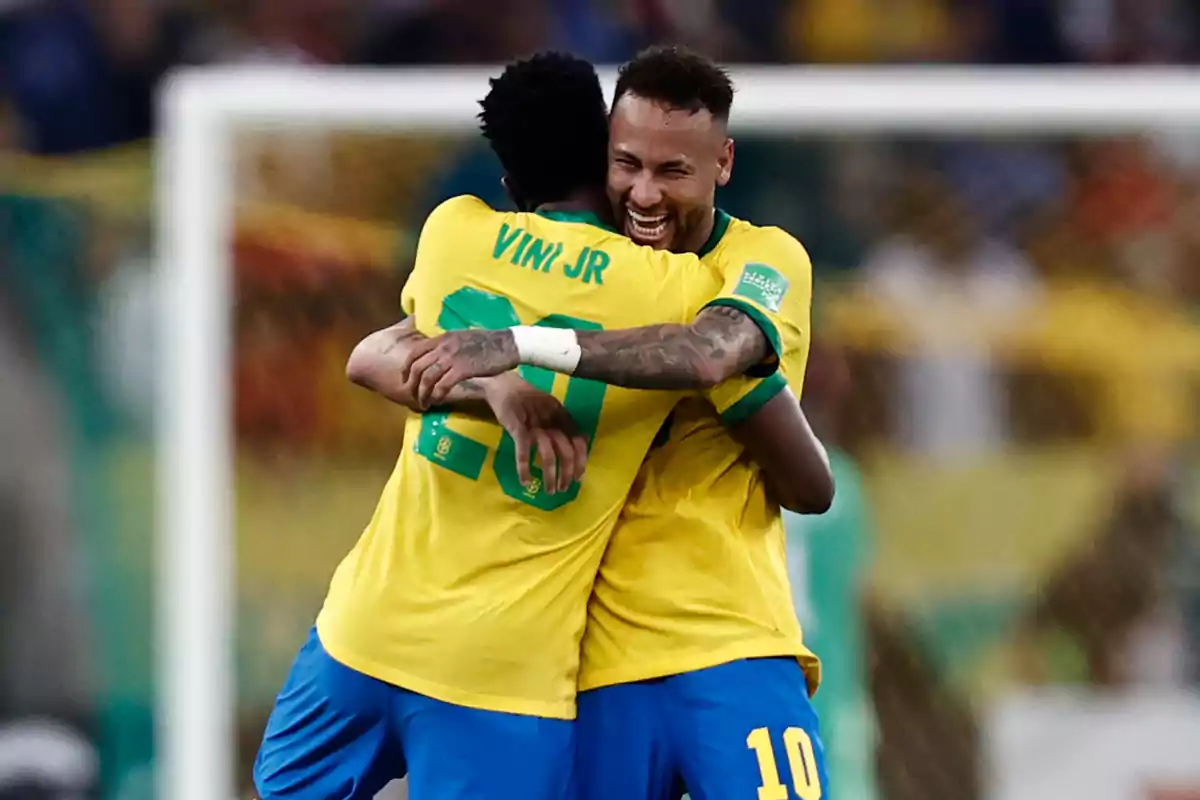 Neymar aconseja a Vinícius que siga en el Real Madrid Neymar aconseja a Vinícius que siga en el Real Madrid