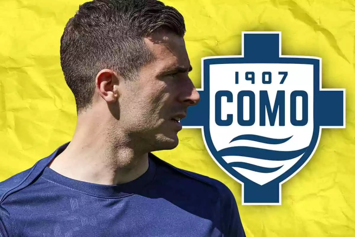 Man in profile wearing a blue t-jersey in front of the Como 1907 football club crest on a yellow background