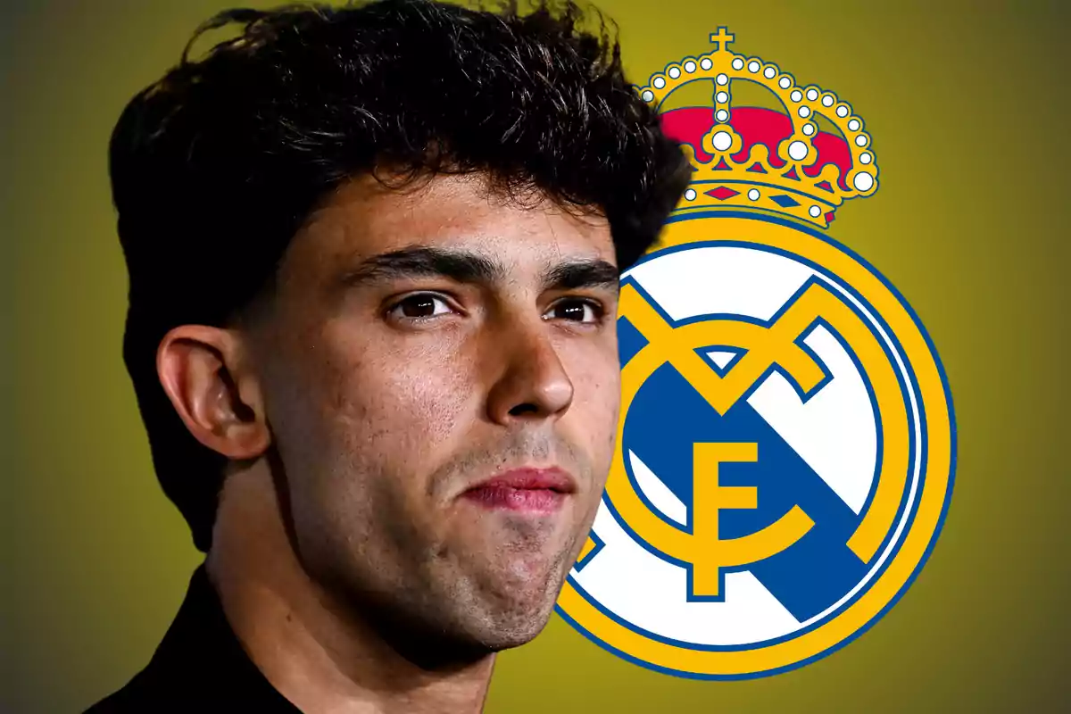 Un hombre de cabello oscuro aparece en primer plano con el escudo del Real Madrid de fondo sobre un fondo amarillo.