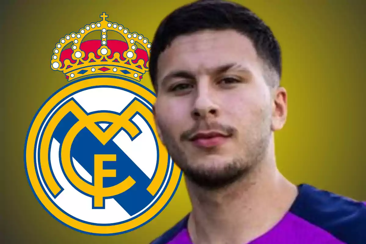 Un joven con barba y cabello corto aparece frente al escudo del Real Madrid sobre un fondo amarillo difuminado.