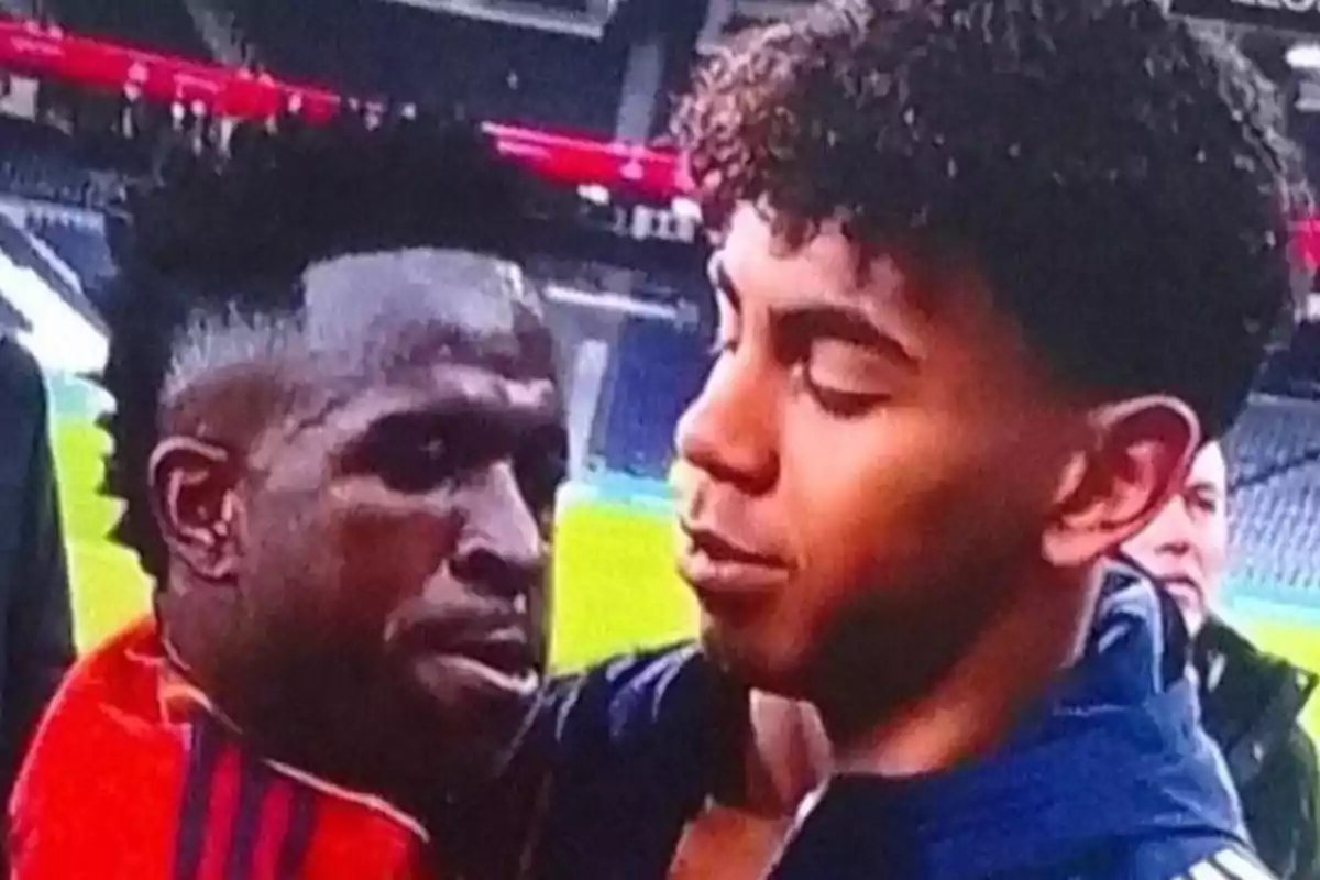 France Football intentó ridiculizar a Vinícius con un meme