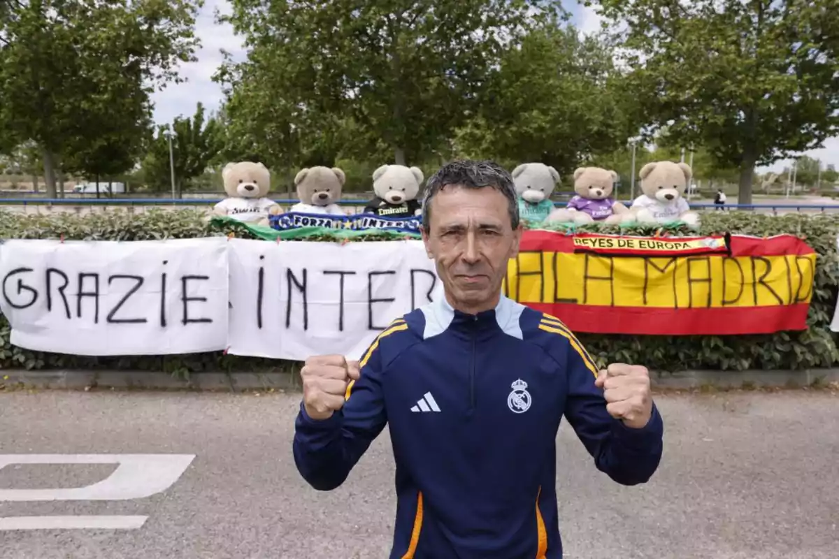 A Florentino le gustan más las pancartas de contenido barcelonista que las que se refieren al Real Madrid A Florentino le gustan más las pancartas de contenido barcelonista que las que se refieren al Real Madrid