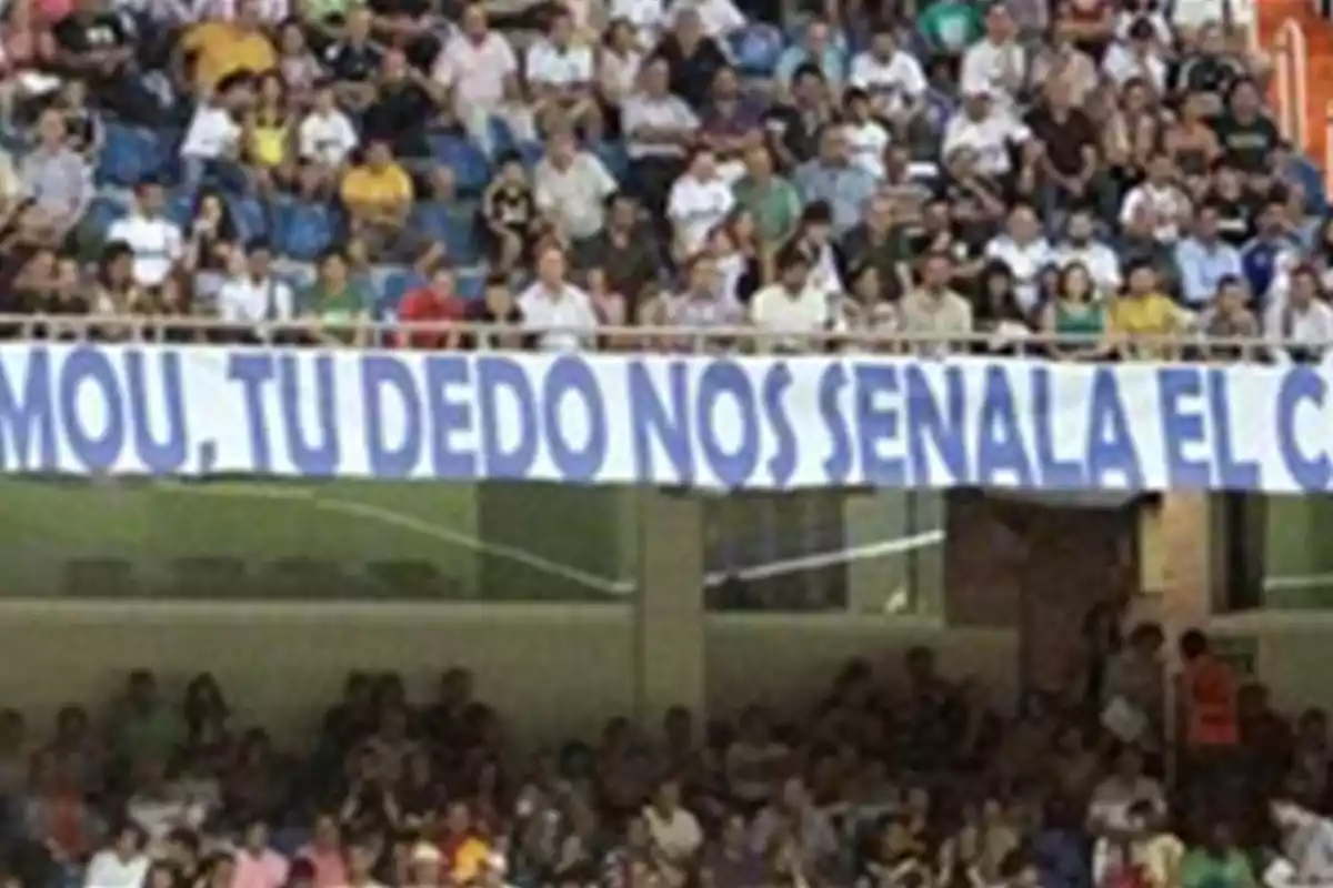 Esta pancarta, expuesta en el Bernabéu durante meses, también le gustaba a don Florentino Esta pancarta, expuesta en el Bernabéu durante meses, también le gustaba a don Florentino