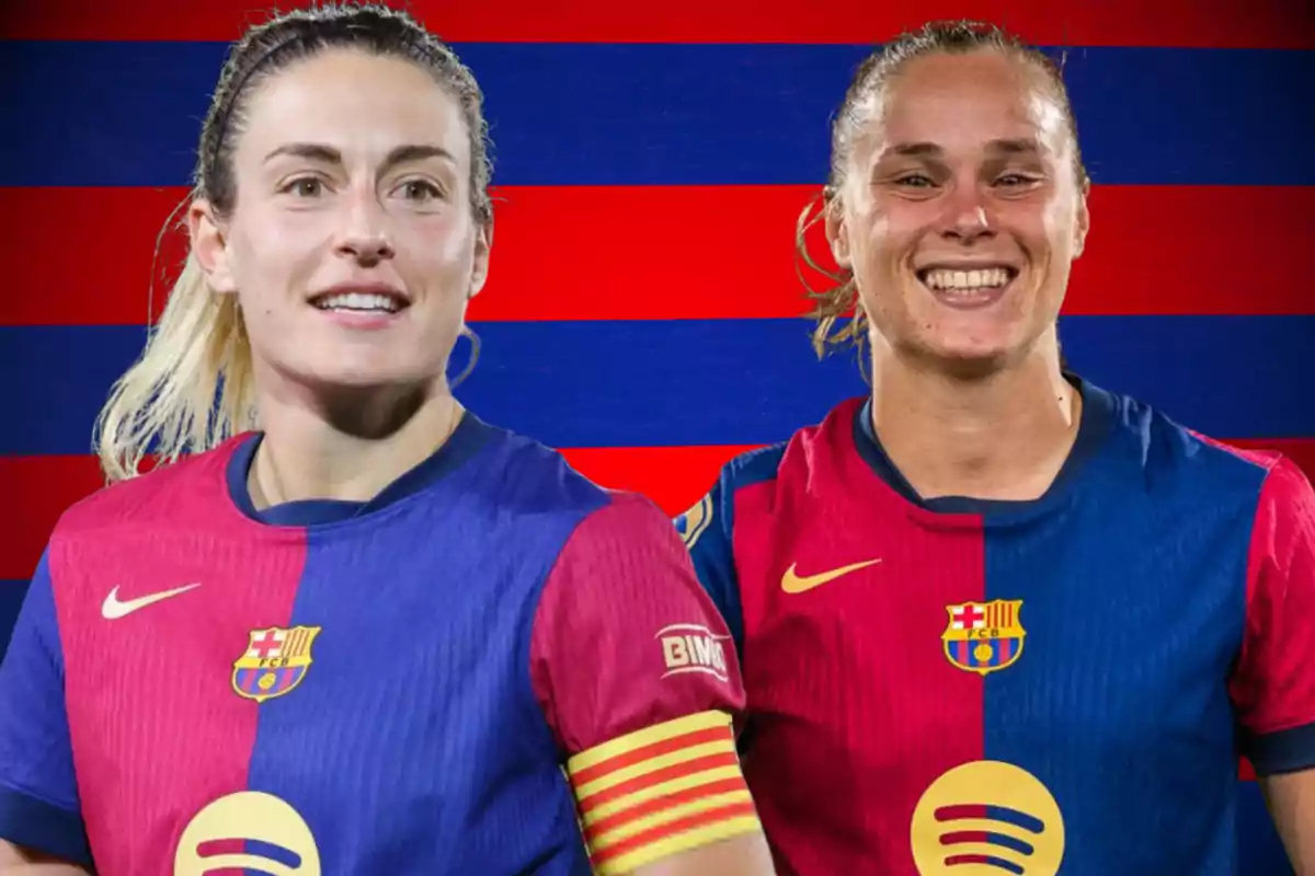 Dos jugadoras de fútbol con el uniforme del FC Barcelona posan frente a un fondo de franjas rojas y azules.