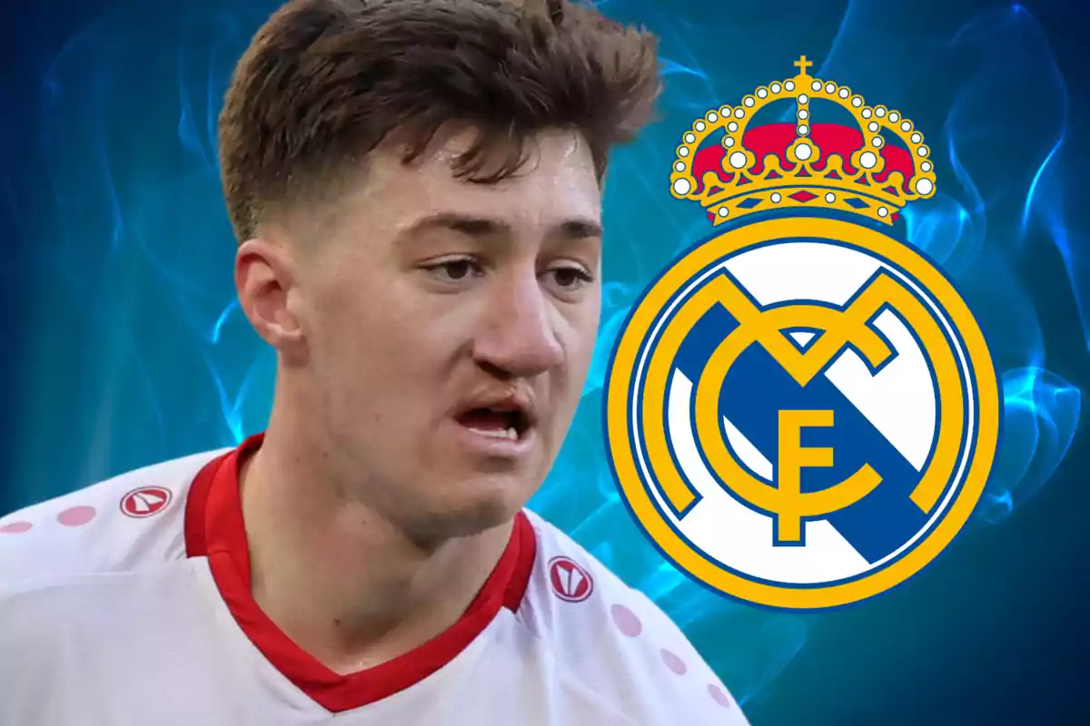 Un futbolista con camiseta blanca y detalles rojos aparece junto al escudo del Real Madrid sobre un fondo azul.