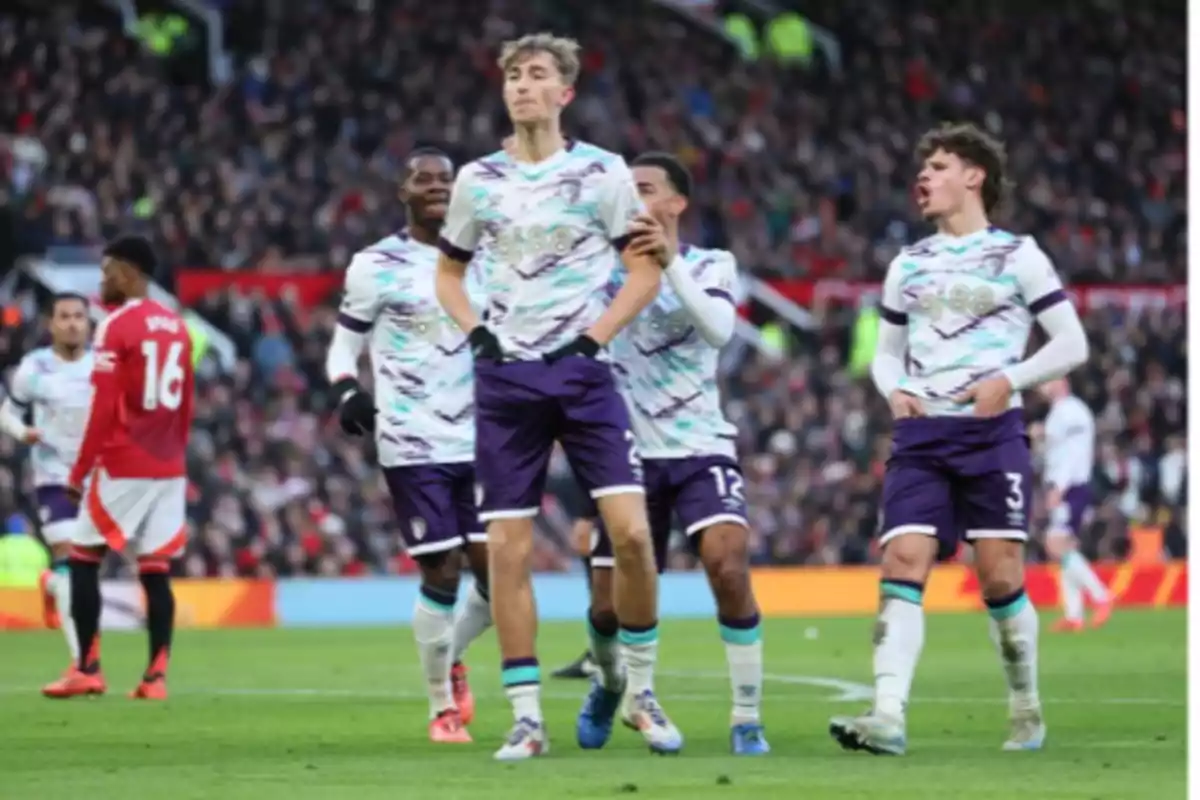 Dean Huijsen está causando sensación en la Premier League. Por su juego y por la manera de celebrar sus goles