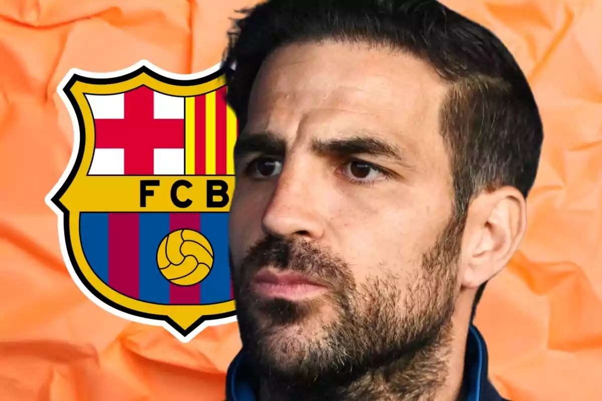 Bearded man in front of the FC Barcelona crest on an orange background.