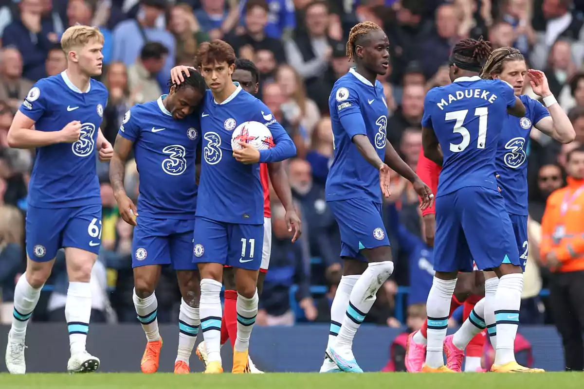 Perdido Joao Felix, que vuelve al Chelsea, el Barça sigue negociando por Joao Cancelo