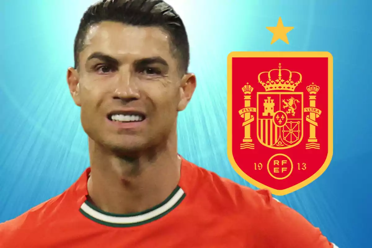 Un futbolista con camiseta roja aparece junto al escudo de la selección de España sobre un fondo azul.