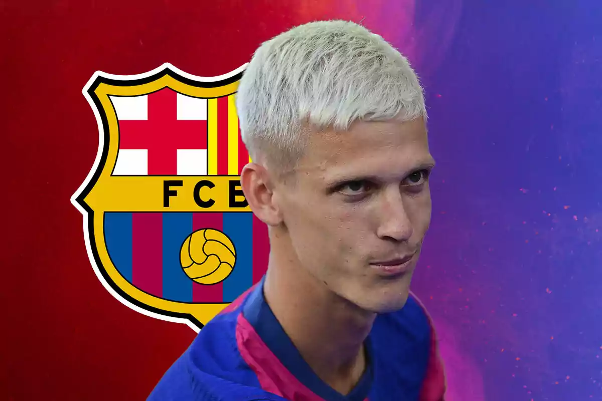 Dani Olmo con cabello rubio platino frente al escudo del FC Barcelona.