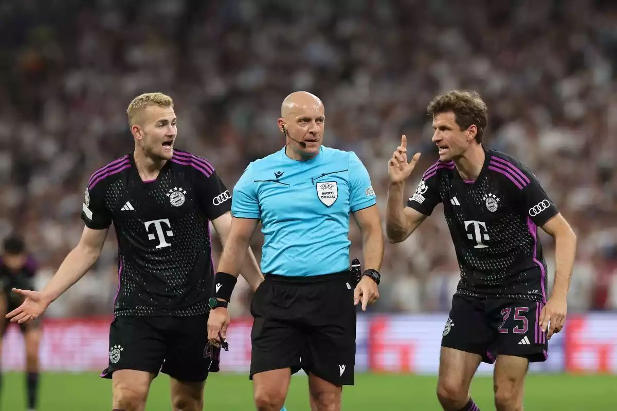 De Ligt y Müller se quejan al árbitro del Madrid-Bayern