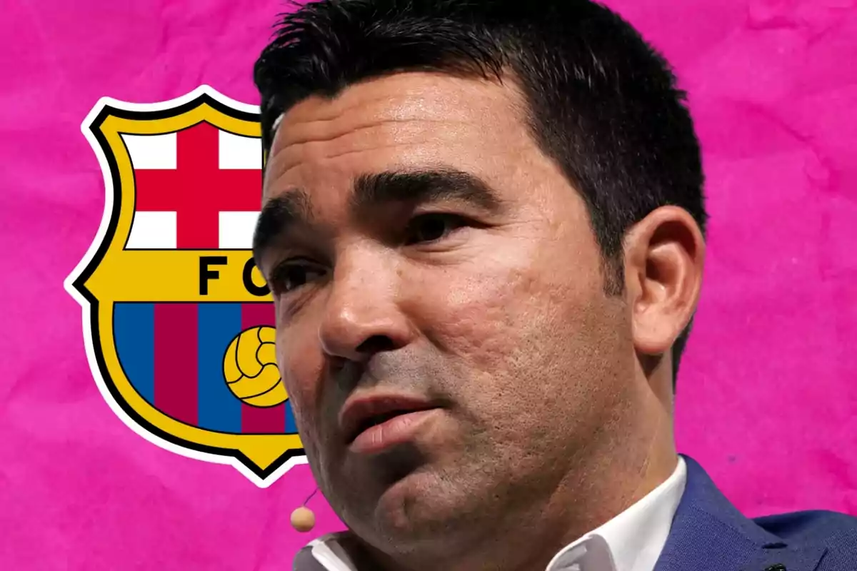 Hombre con micrófono en la oreja frente a un fondo rosa con el escudo del FC Barcelona.