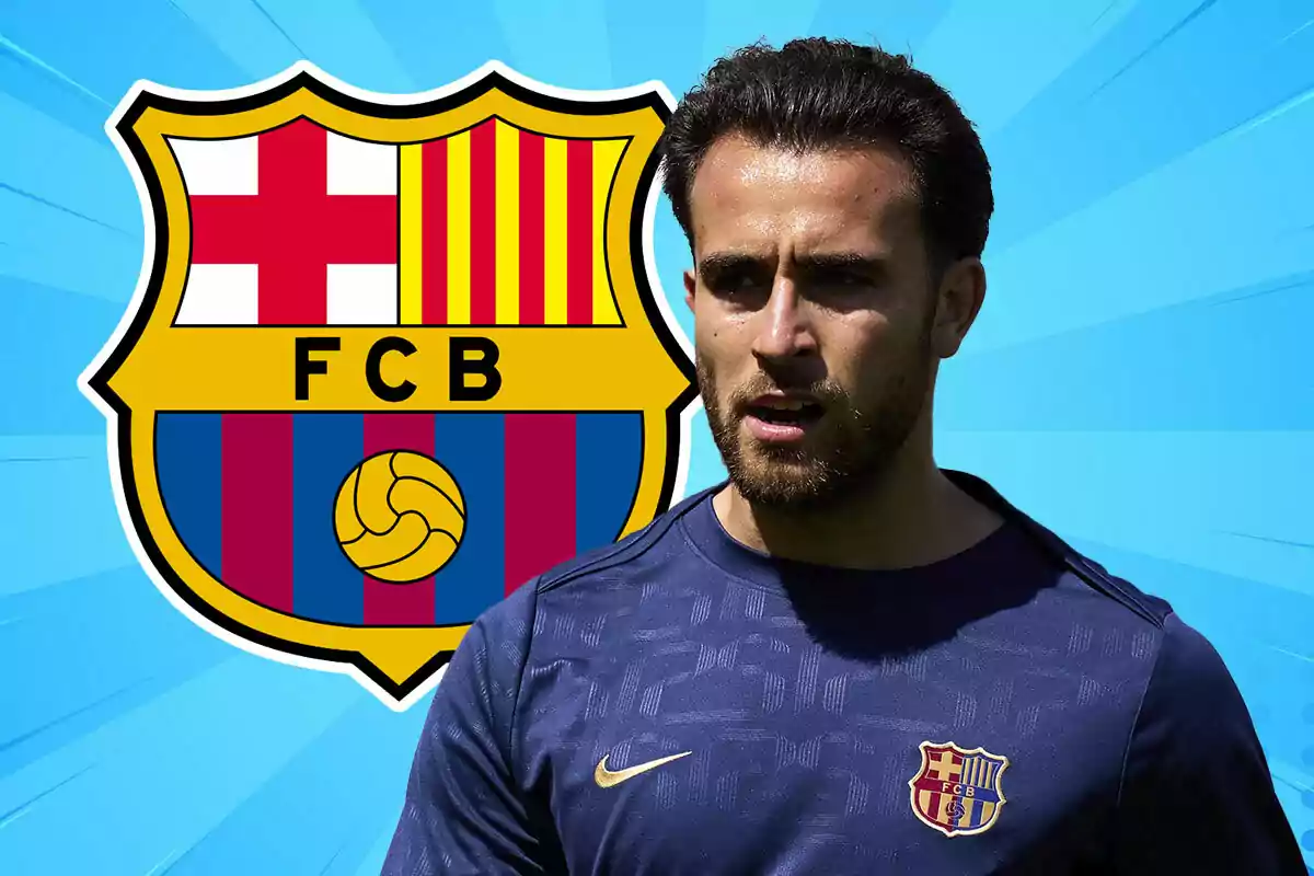 Jugador del FC Barcelona con el escudo del club al fondo sobre un fondo azul