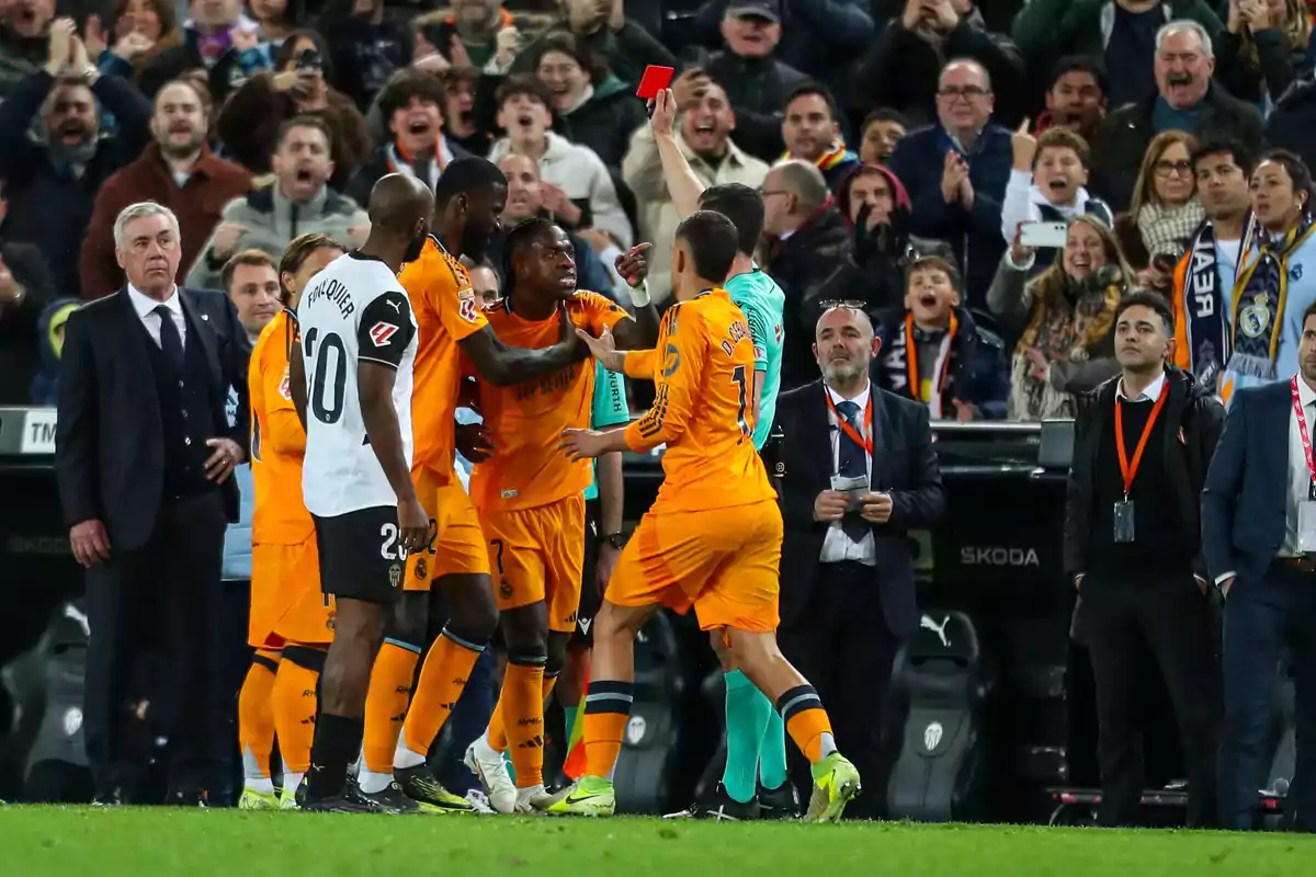 Vinícius Jr. messes up again Vinícius Jr. messes up again
