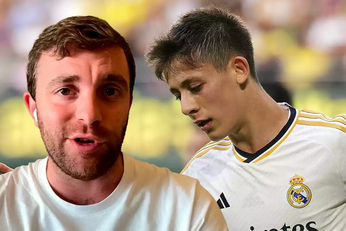 Dos hombres, Fabrizio Romano con auriculares y camiseta blanca, y Arda Güler con camiseta de fútbol del Real Madrid.