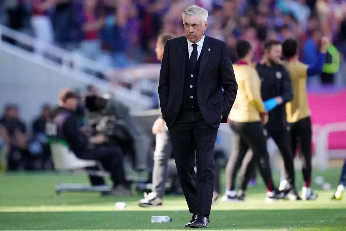 Carlo Ancelotti pasó un mal rato en Montjuïc Carlo Ancelotti pasó un mal rato en Montjuïc