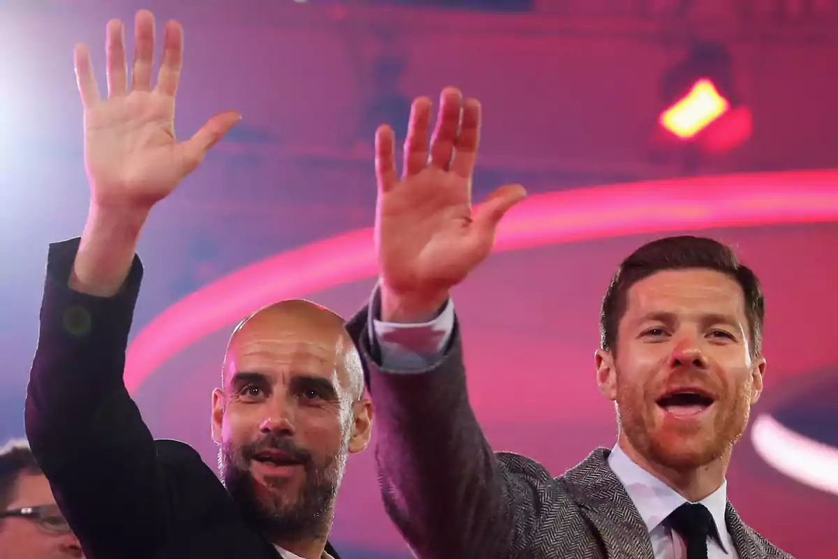 Xabi Alonso mantiene una excelente sintonía con Pep Guardiola