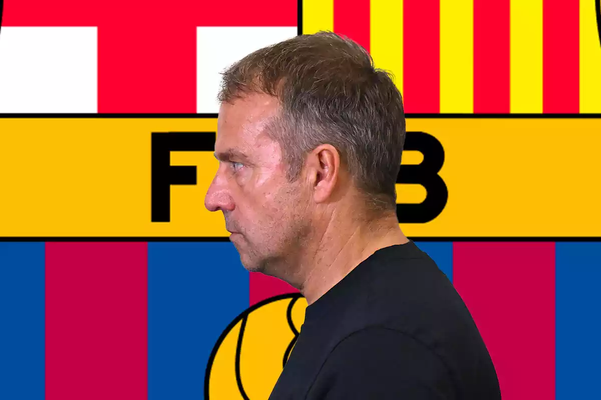 Flick de perfil, con el escudo del Barcelona detrás