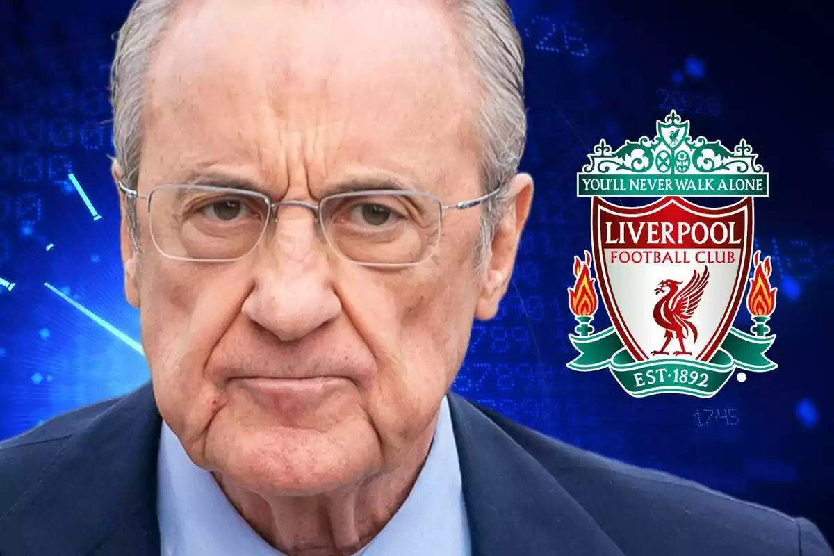 Florentino Pérez al lado del escudo del Liverpool