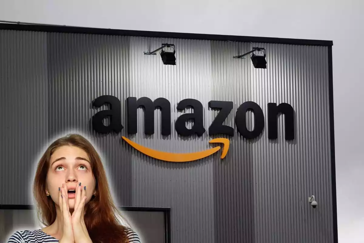 Fotomontaje de un centro de Amazon de fondo y al frente una mujer preocupada y sorprendida al frente Fotomontaje de un centro de Amazon de fondo y al frente una mujer preocupada y sorprendida al frente