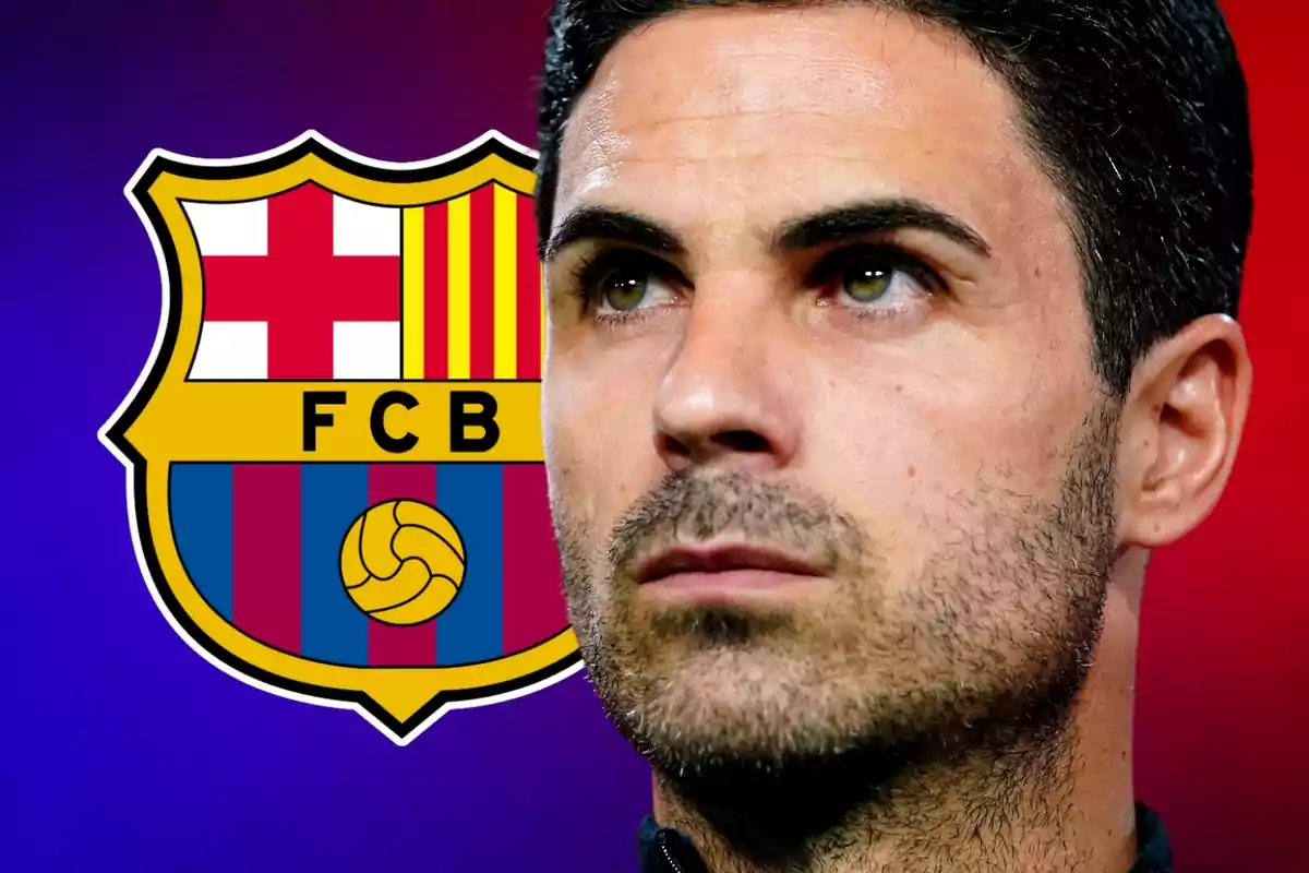 Mikel Arteta en primer plano con un escudo del FC Barcelona a su lado