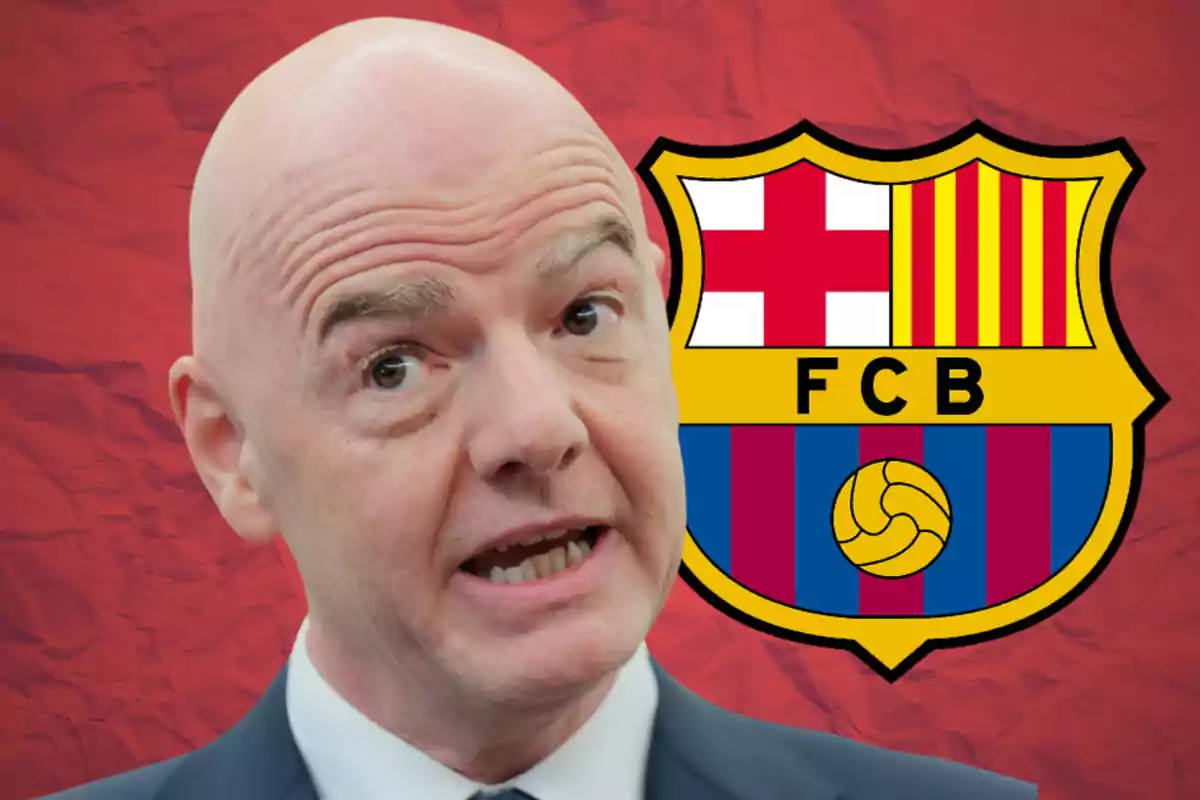 Hombre calvo con expresión seria frente al escudo del FC Barcelona sobre un fondo rojo