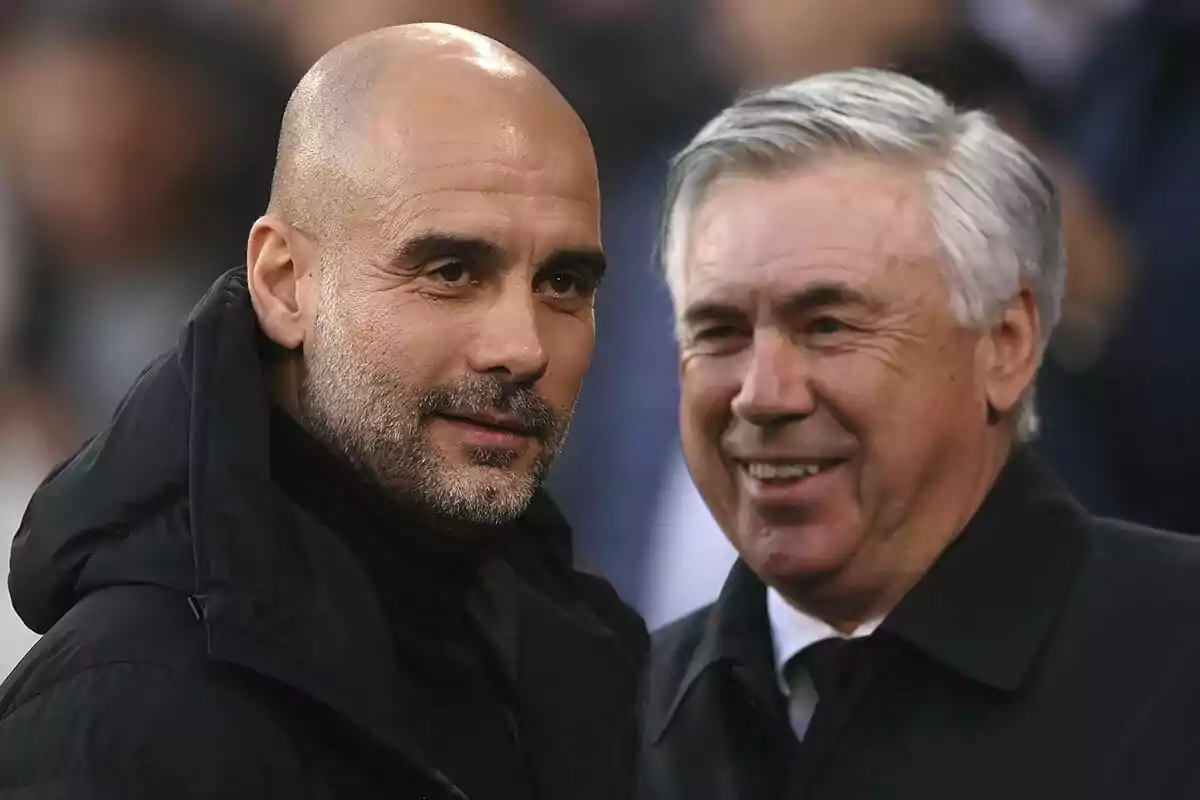 Pep Guardiola y Carlo Ancelotti sonríen mientras conversan en un evento deportivo.