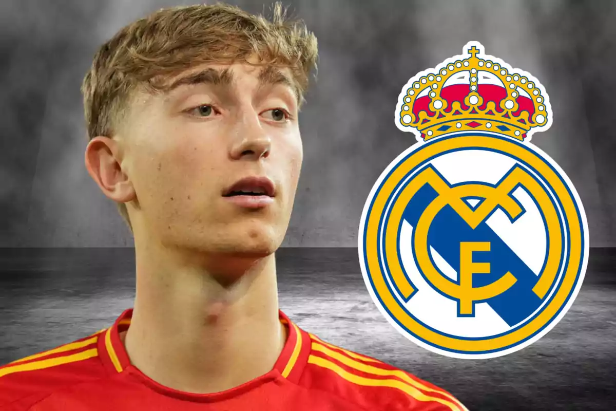 Un joven con camiseta roja aparece junto al escudo del Real Madrid sobre un fondo gris.