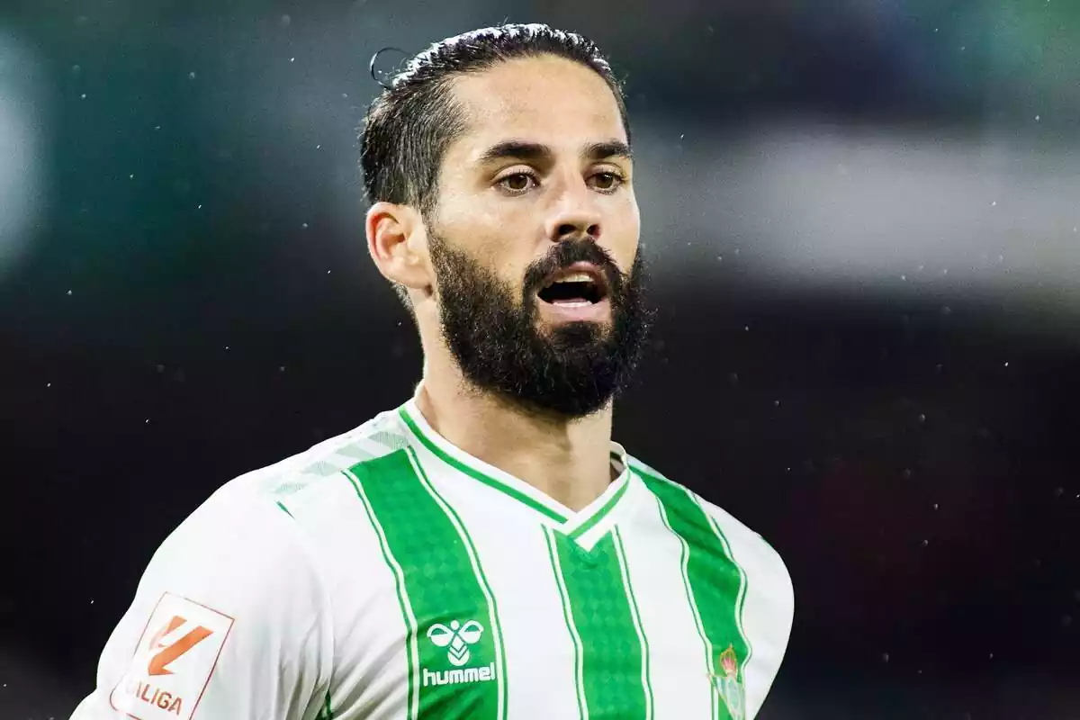 Isco con la boca abierta durante un partido con el Real Betis