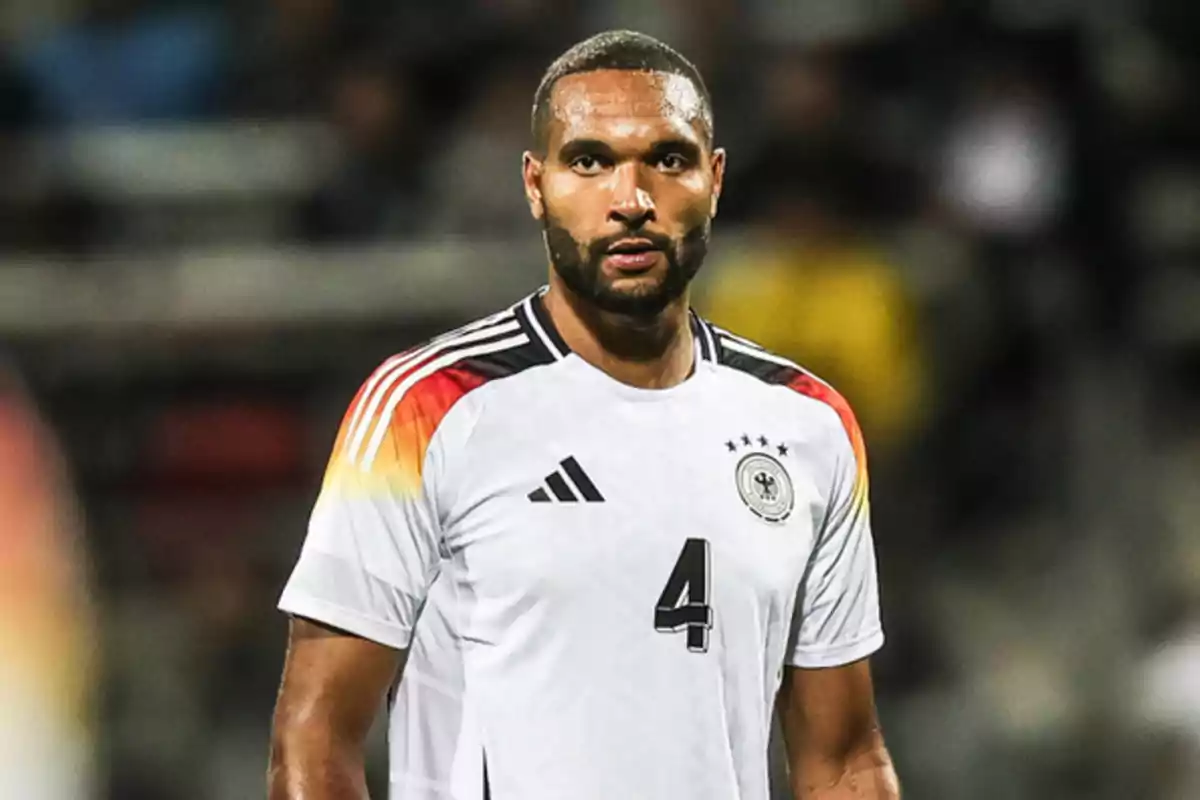 Jonathan Tah con la camiseta de la selección alemana