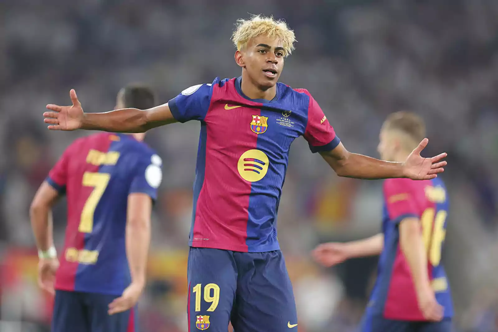 Lamine Yamal responde a la petición de Thierry Henry: 'Te la doy si...'