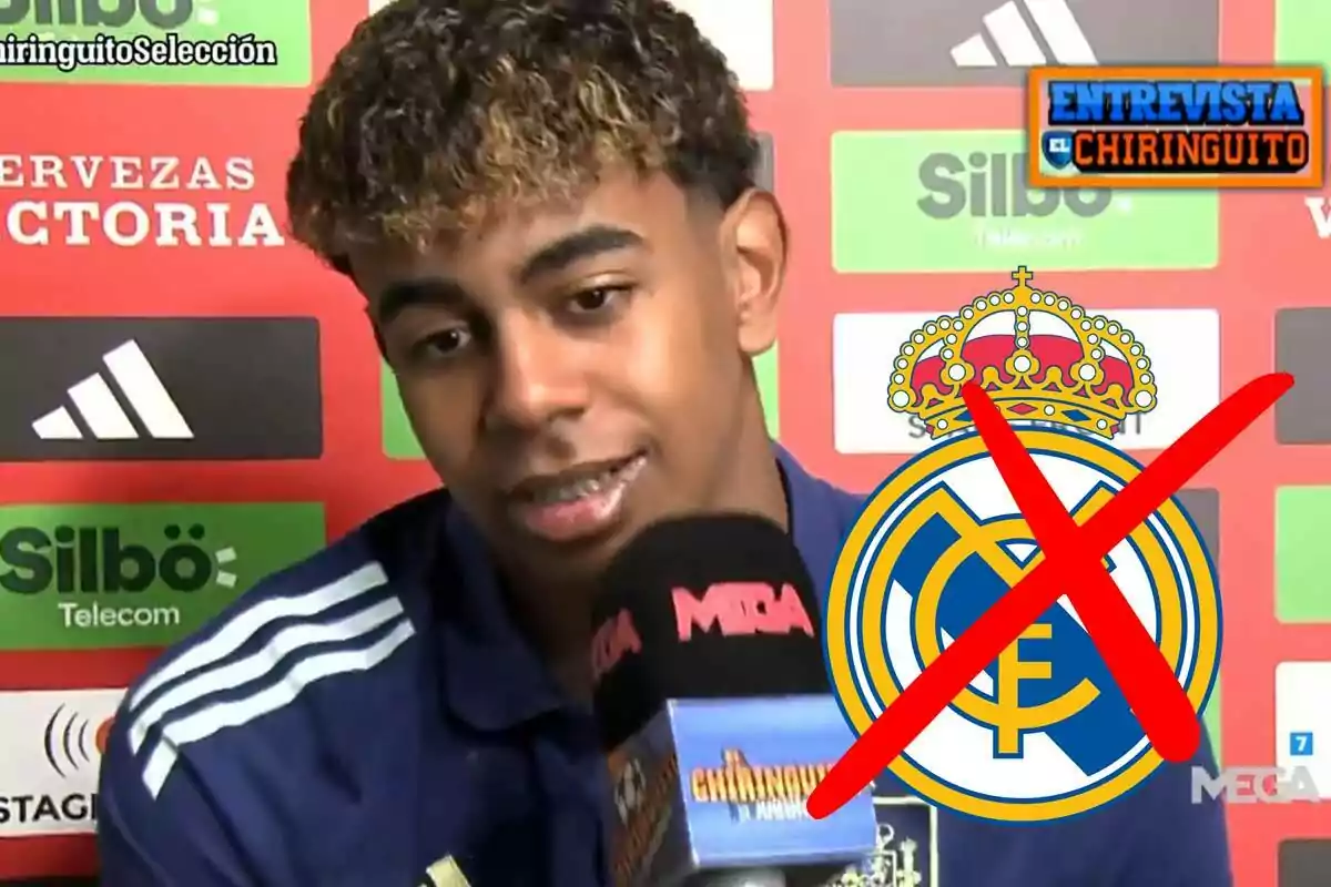 Lamine Yamal da una entrevista a "El Chiringuito" con un micrófono de MEGA, mientras que el logo del Real Madrid aparece tachado en rojo.