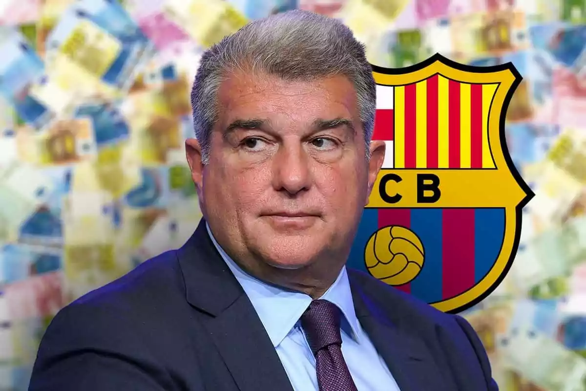 Joan Laporta aparece en primer plano con una expresión seria, mientras que en el fondo se puede ver el escudo del FC Barcelona y una imagen borrosa de billetes.