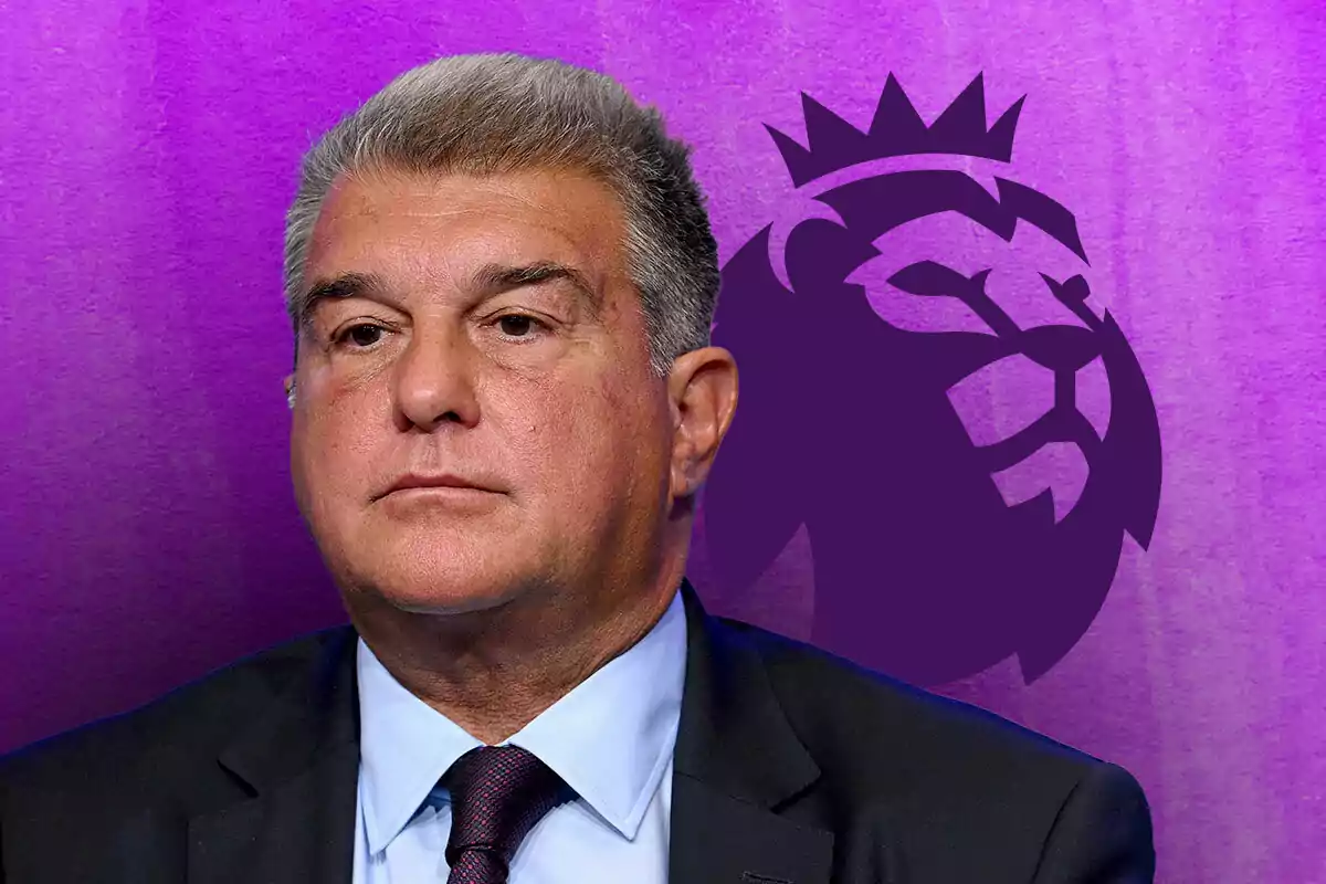 Joan Laporta con expresión seria frente a un fondo morado con el logo de la Premier League.