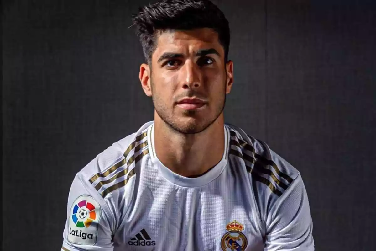 Marco Asensio mirando a cámara Marco Asensio mirando a cámara