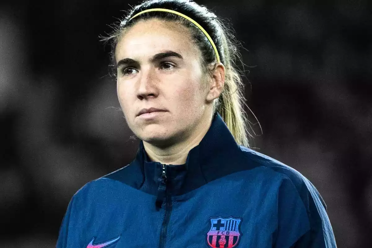 Mariona Caldenteny con el chándal del FC Barcelona antes de un partido