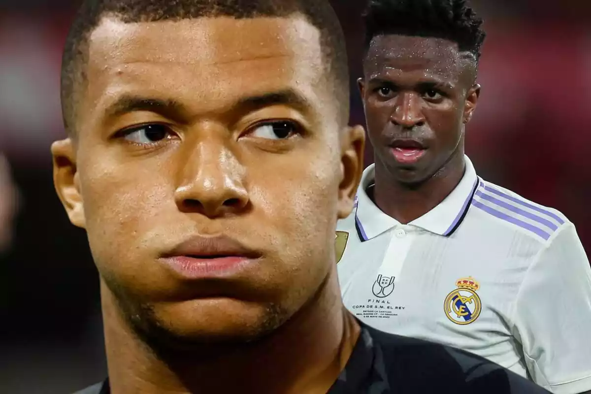 Kylian Mbappé suspira junto a Vinícius Júnior, que lo mira asombrado con la camiseta del Real Madrid