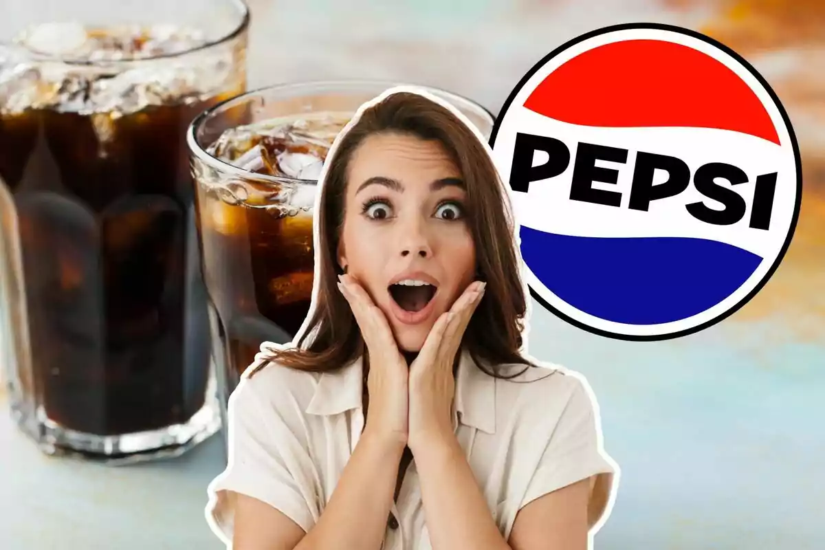 Mujer sorprendida frente a vasos de refresco con hielo y el logo de Pepsi al fondo