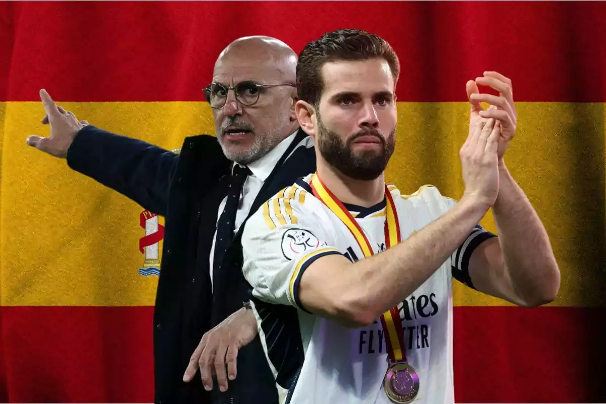 Nacho aplaude, De la Fuente da instrucciones con la bandera de España detrás