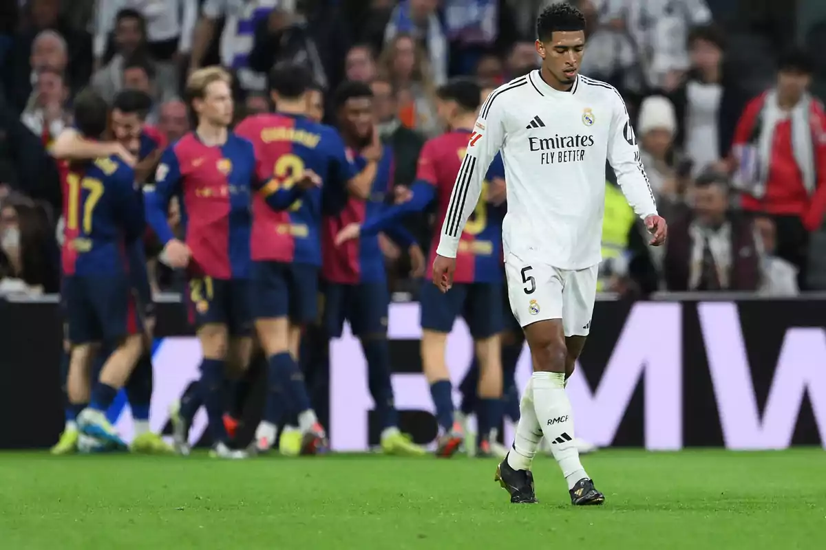 Bellingham no acabó satisfecho de su aportación al juego del Real Madrid en el Clásico.