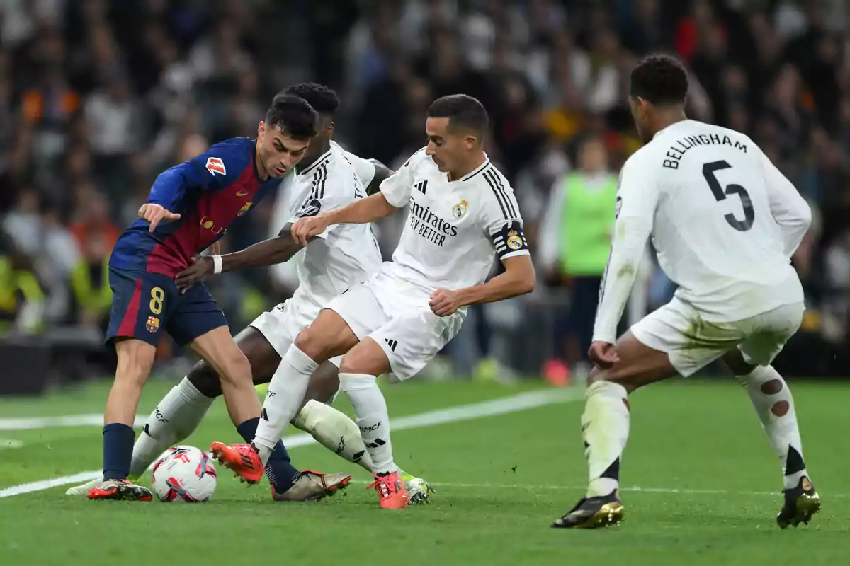 En el clásico, Bellingham estuvo más pendiente de ayudar a Lucas Vázquez que de generar peligro